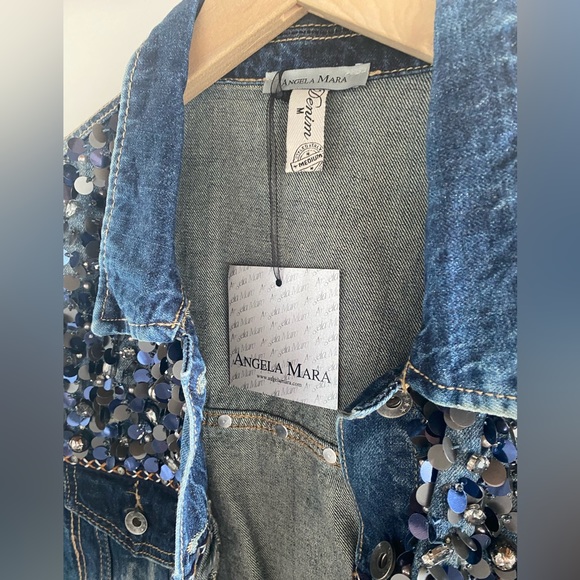 Vintage style Denim Jean Jacket with embellishments. Size M - made in Italy - Picture 9 of 16